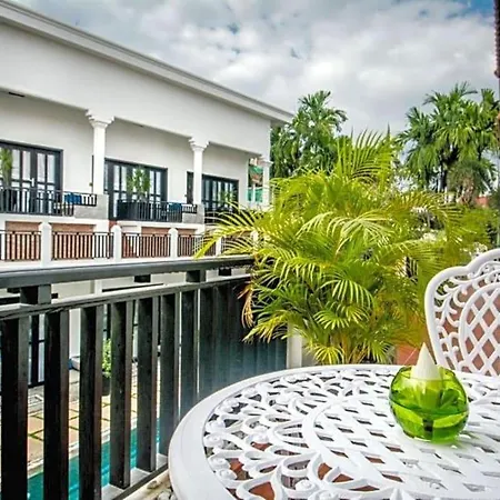 Mulberry Hotel