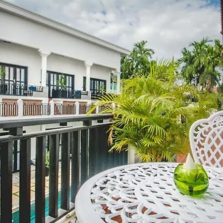Mulberry Hotel